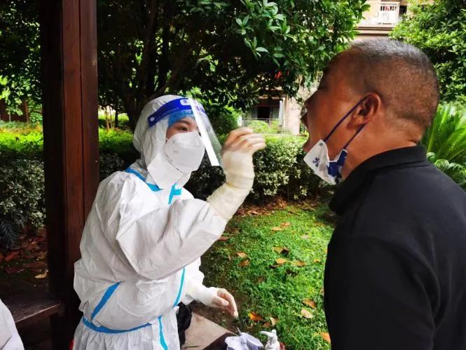 初心使命永不忘战疫一线勇担当,战疫一线党旗红