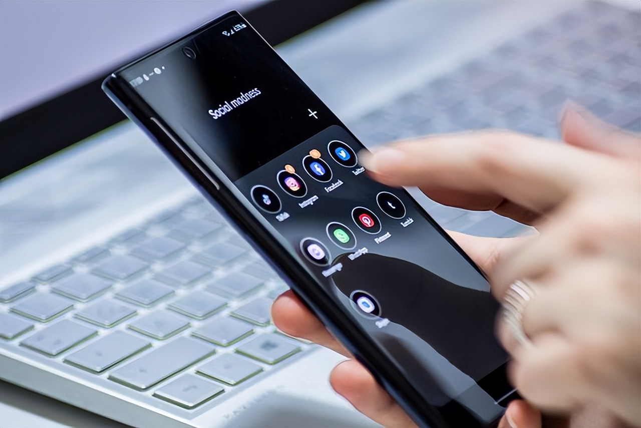 安卓手机怎么让程序后台持续运行,关闭多余后台程序手机运行更流畅