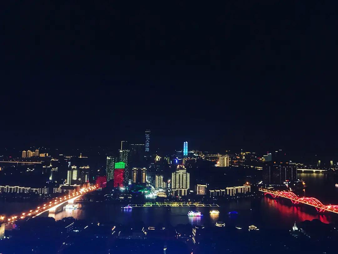 柳州最多配菜的螺蛳粉,柳州好吃又比较清淡的粉