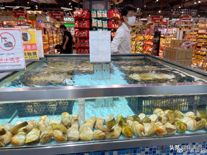 参访中东地区最大华人零售集团“温超”总部，供应20万华人口粮