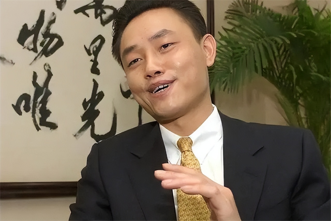 黄光裕:入狱11年,银行账户躺着225亿,出狱后过得如何