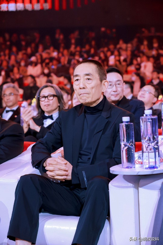 43岁董洁直播,43岁董洁直播带货评论区大翻车