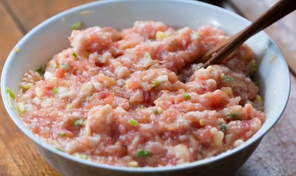 调饺子馅牢记2不加3顺序,调饺子馅记住三放两不放