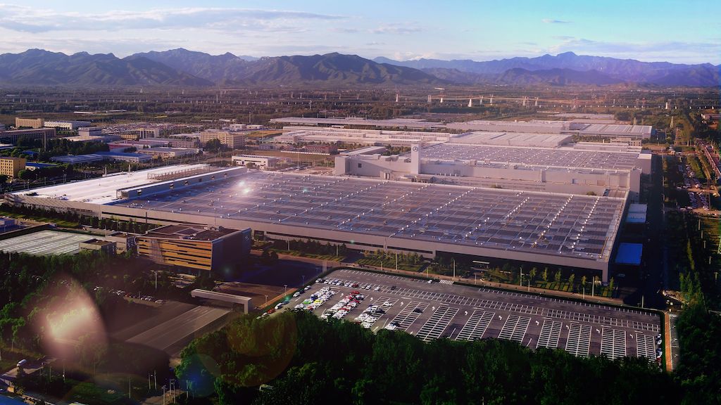 北京奔驰汽车新能源,北京奔驰eqe工厂