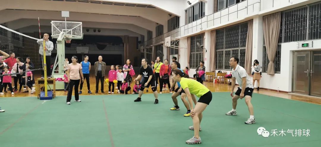 气排球上手传球的正确姿势,气排球正面上手传球练习
