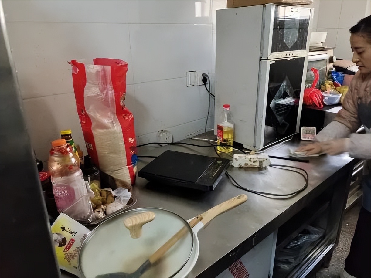 网红蛋糕店黑幕,知名网红蛋糕店被立案调查