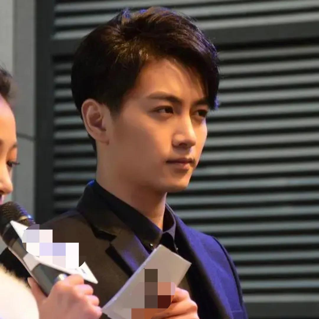 明明很帅自己却觉得很丑,明明很帅却打扮很丑