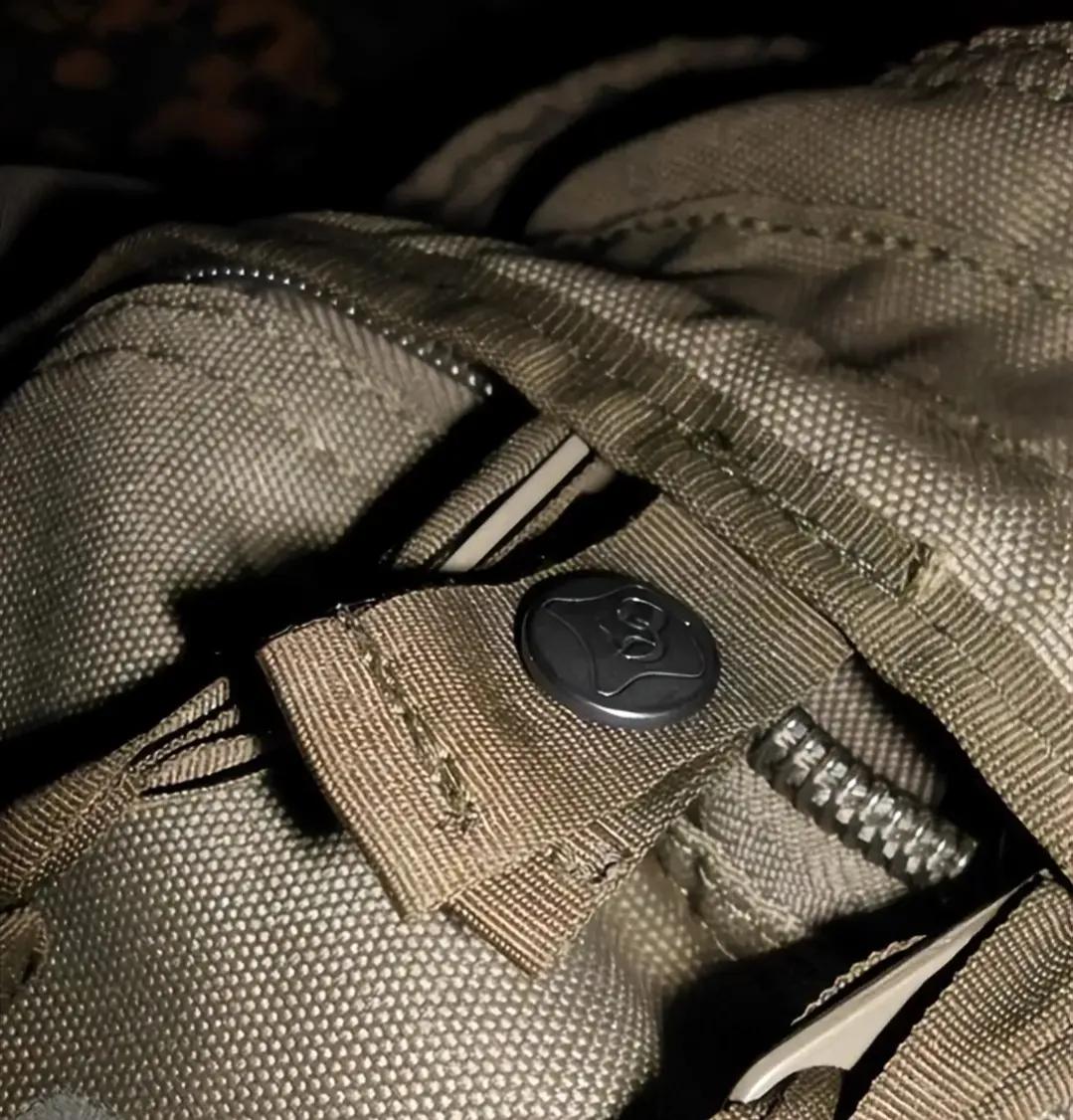 sso特种部队所使用的武器,最先进的特种兵战术背包