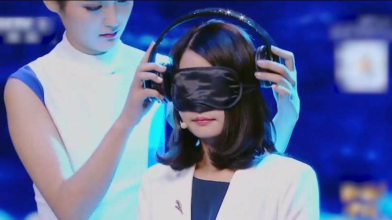 声临其境董卿到场全员起立,董卿出场众人起立