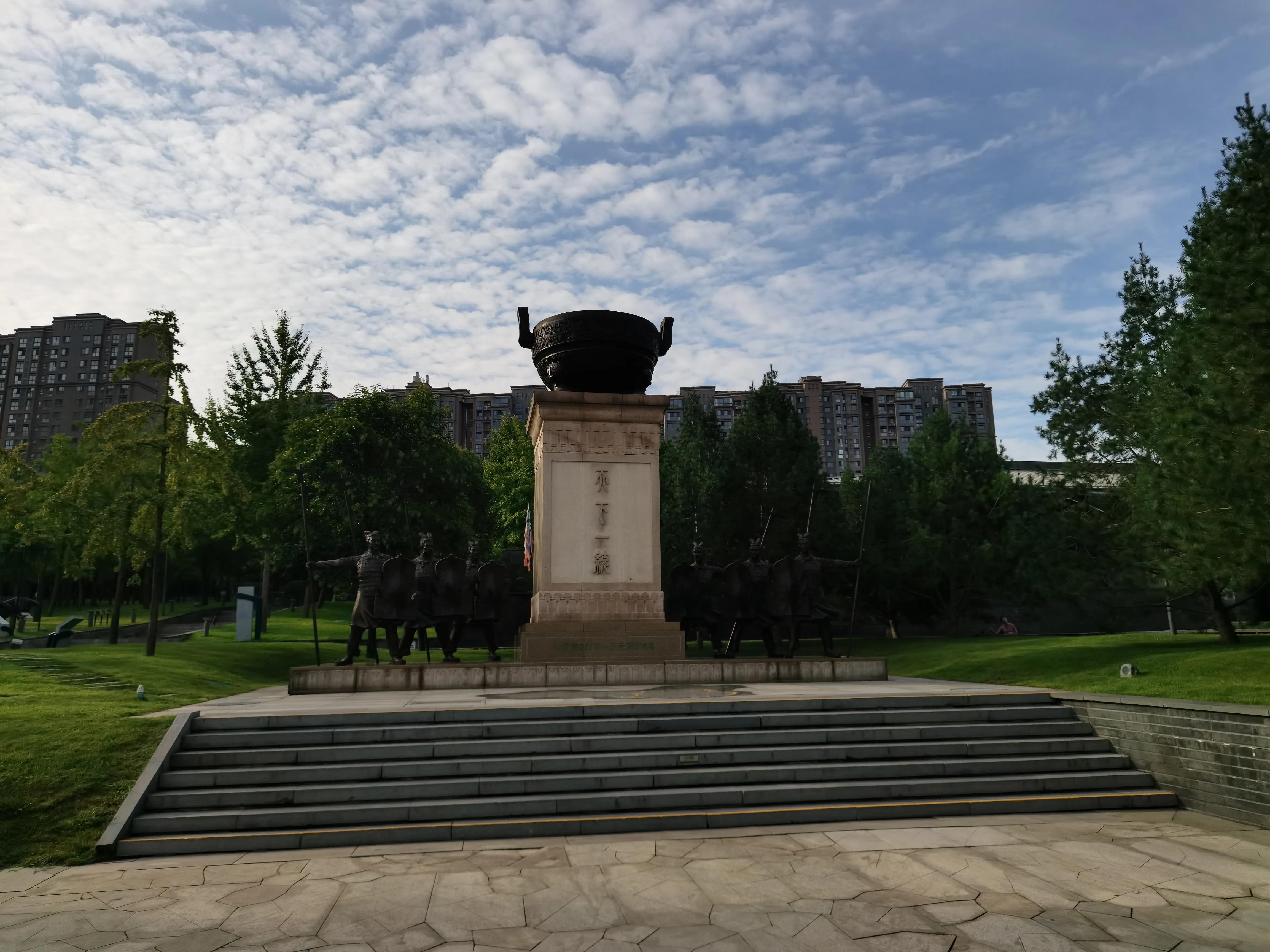 秦始皇死后陪葬,秦始皇死了后为什么埋葬骊山脚下