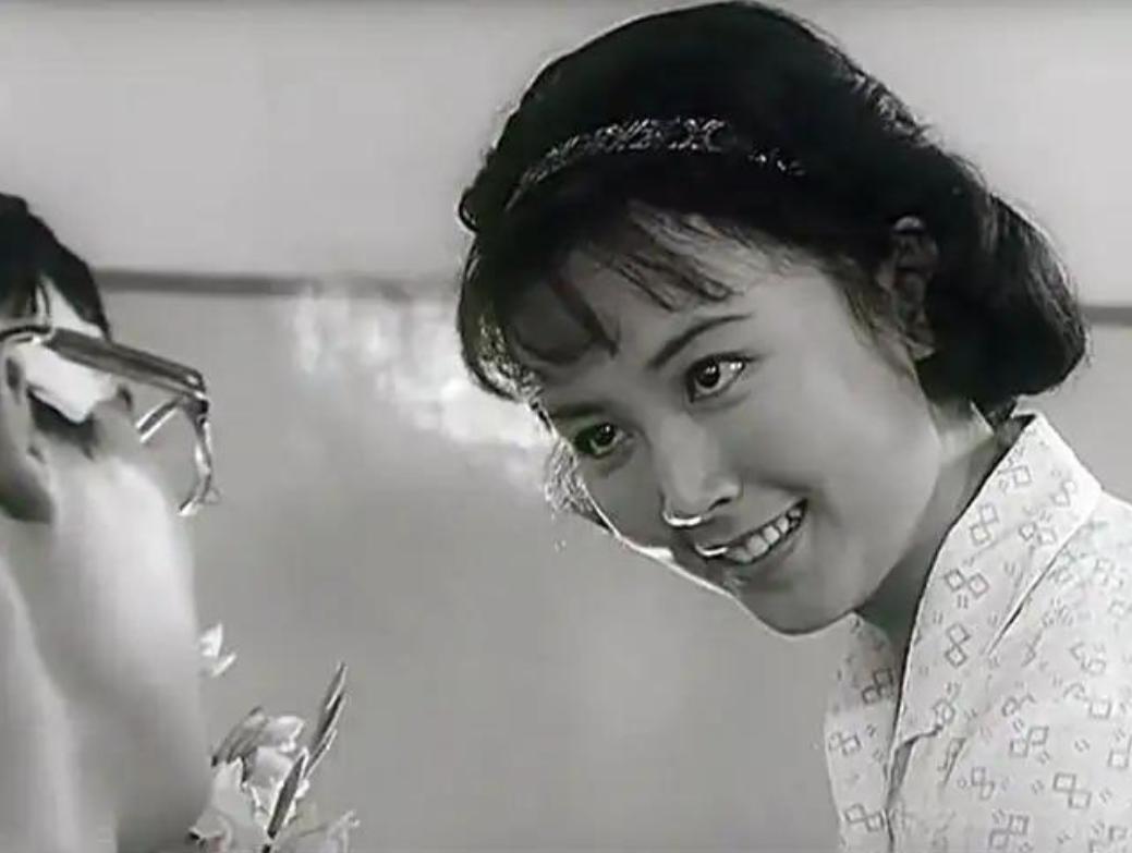 43年后,再看赵静和丹宁军的婚姻,才明白嫁给军人丈夫有多幸福