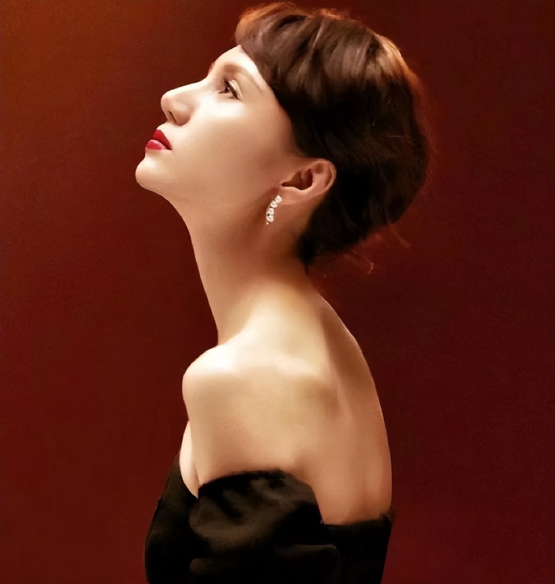 41岁的殷桃和46岁的梅婷,殷桃梅婷最好看的图片