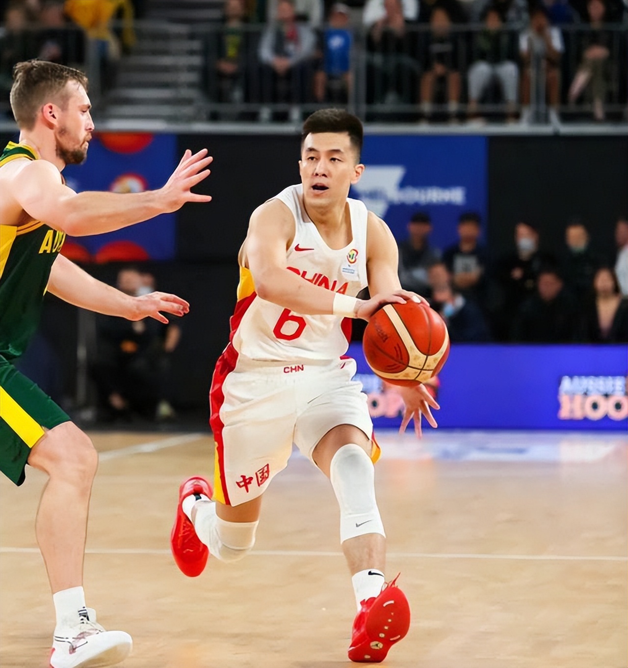 郭艾伦潘玮柏篮球,邓超郭艾伦完整视频