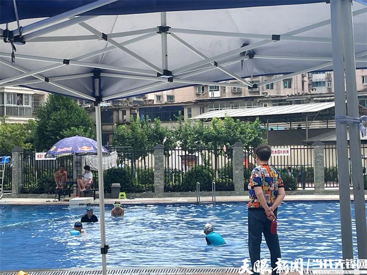 贵阳游泳玩水的地方,贵阳哪里有露天游泳馆