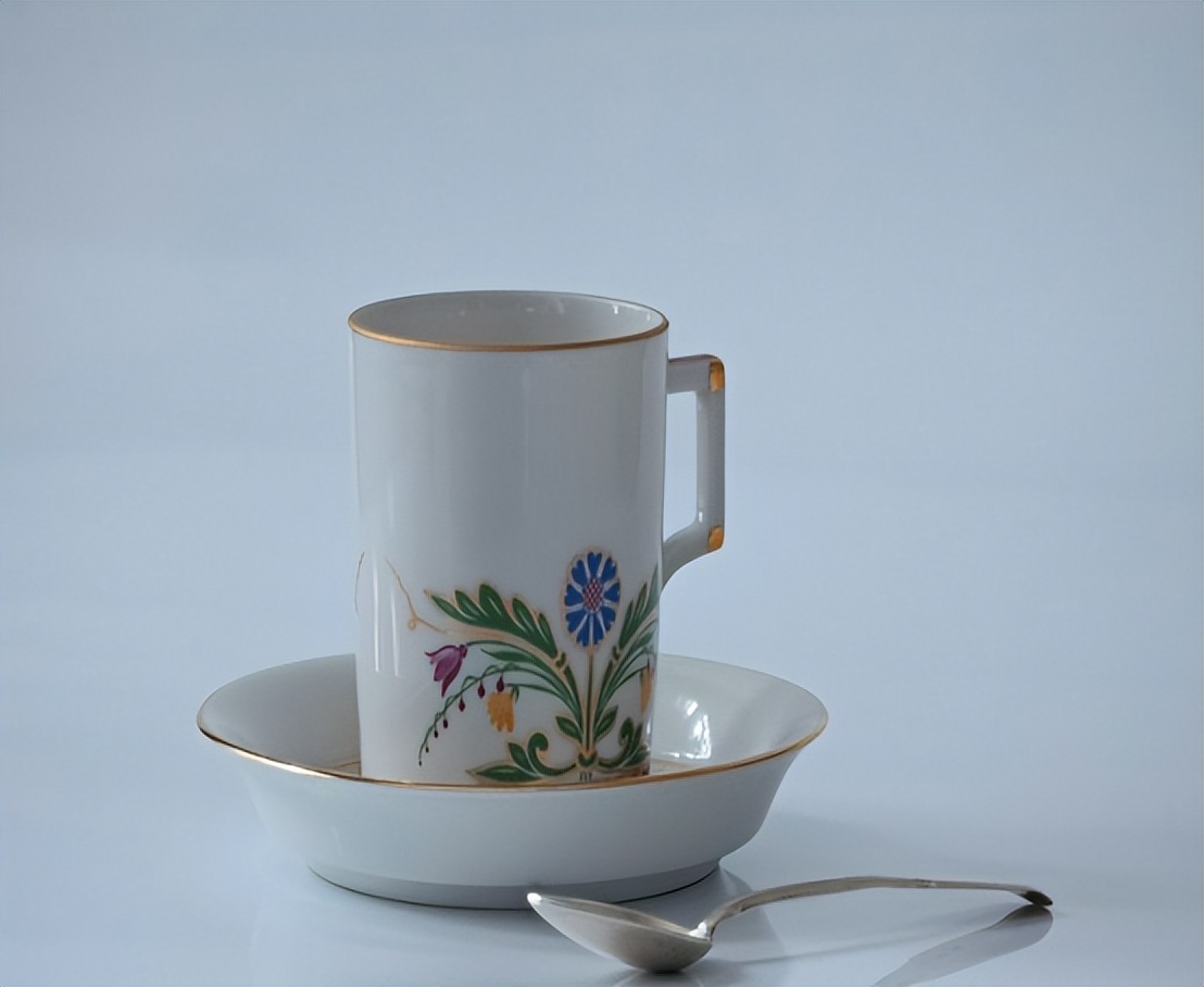 玻璃杯安全还是陶瓷杯安全,保温杯塑料杯玻璃杯哪个好