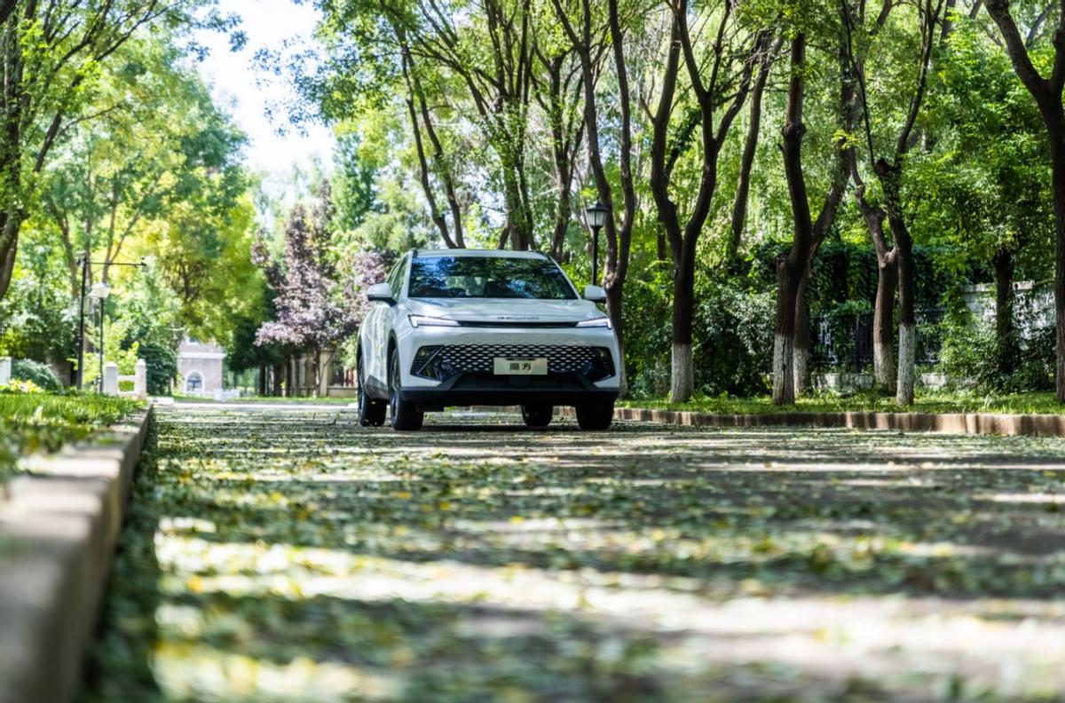 10万内最卷SUV？配行业一流华为鸿蒙OS，带你看北汽魔方