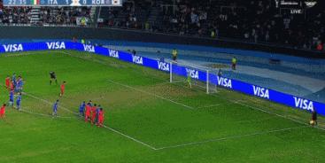 韩媒谈中国男足不敌韩国,韩国对意大利的足球比赛