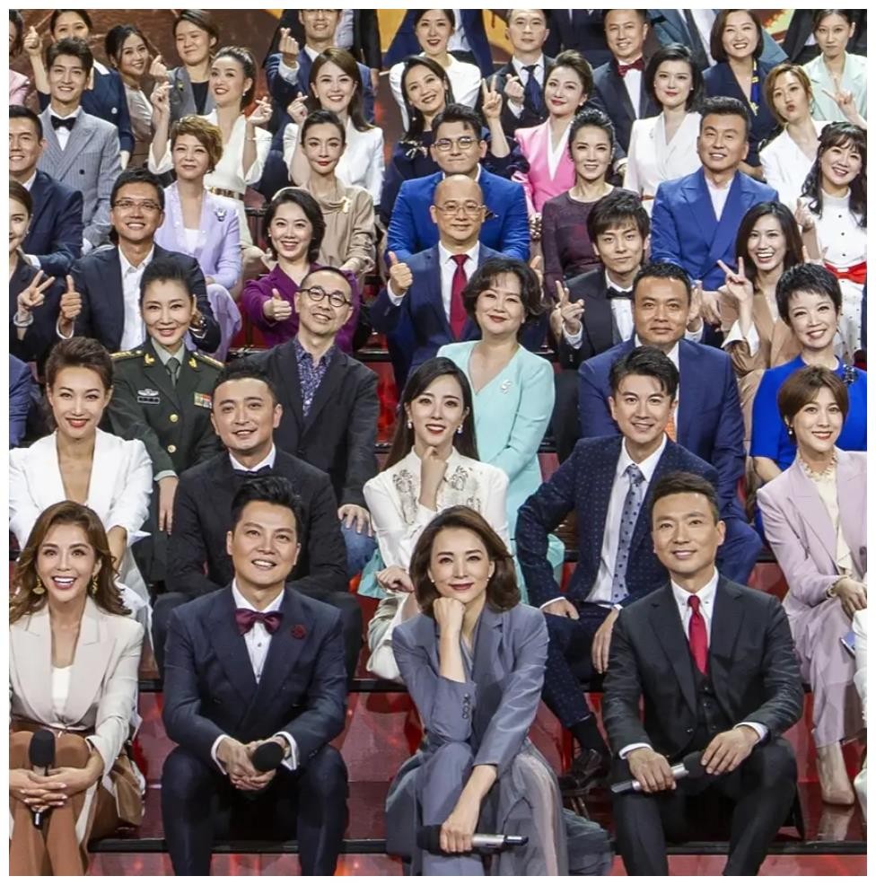 央视主持人名单大换血！董卿、撒贝宁上榜，张蕾、海霞超10人退出