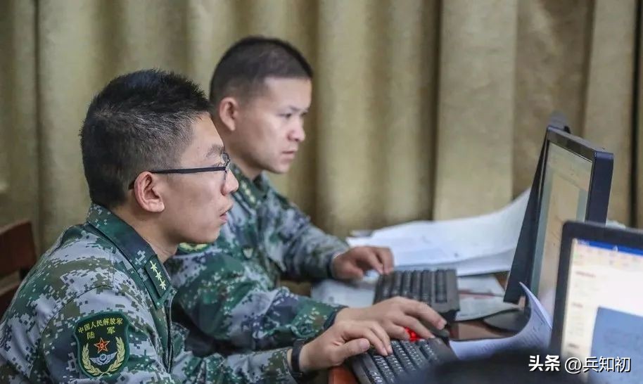 在部队里需要上班吗,在部队可以出来玩吗