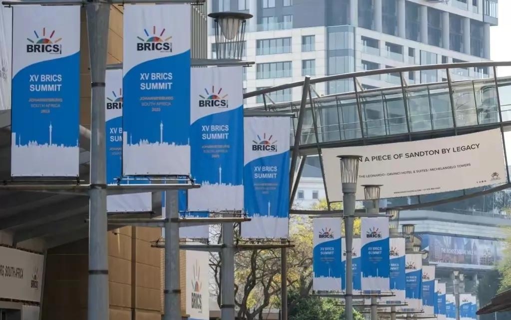 蔡英文抵金门！称赞金门炮战胜利，我军炮兵部队实弹赶赴福建外海