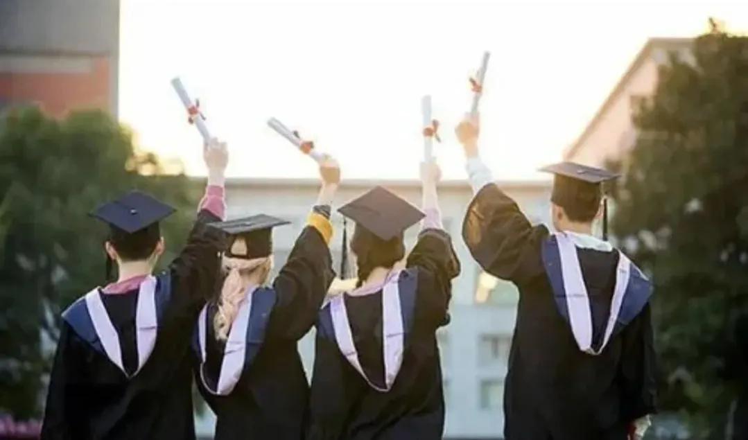 非应届毕业生简历应该怎么写,应届毕业生求职简历怎么排版