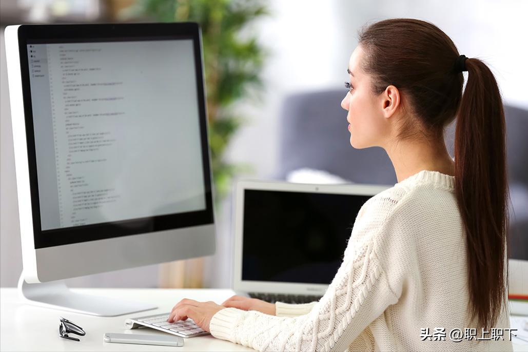 深圳22岁打工妹辞职考程序员后薪水比工厂还低，揭秘五种职业内幕