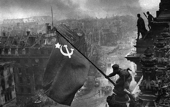 那些战斗民族高唱《喀秋莎》干架的名场面