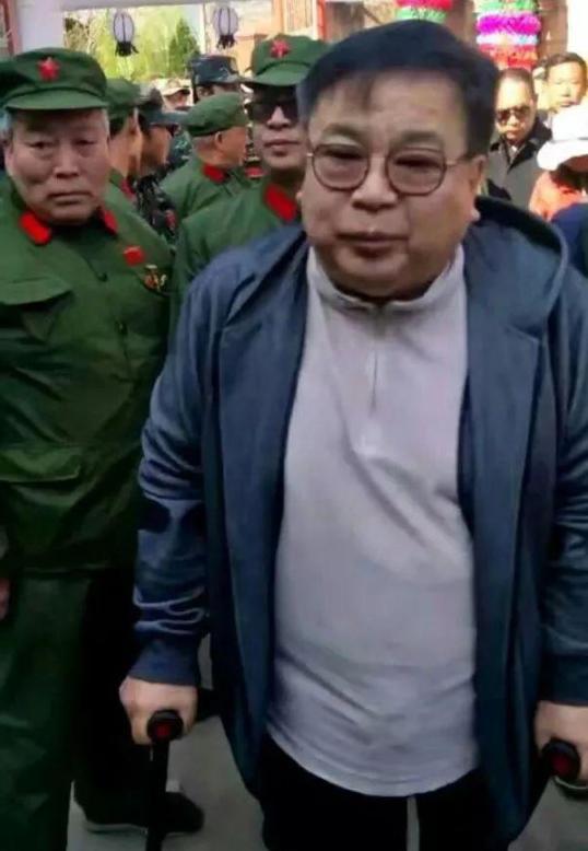 1987年，独腿英雄徐良凭《血染的风采》红遍全国，后来怎样了？