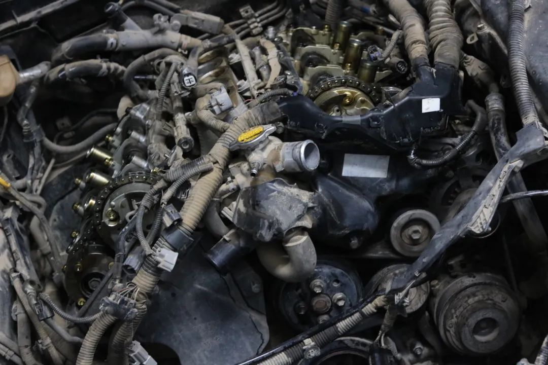 老爷子12代皇冠,12代丰田皇冠翻新改造全过程