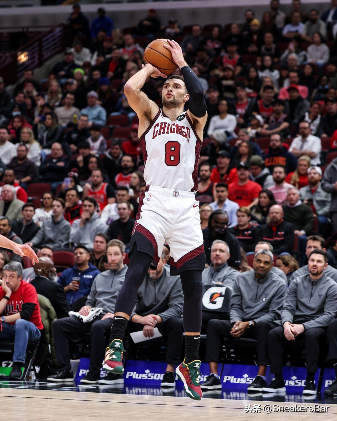 nba球星球鞋每日上脚adidas,nba球星球鞋标志大全图