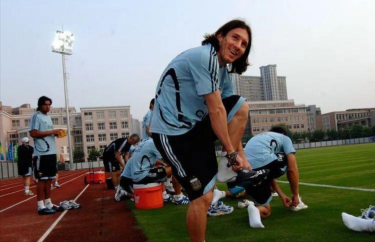 恭喜中国女足16年后再登亚洲之巅,中国女足时隔16年重返亚洲之巅