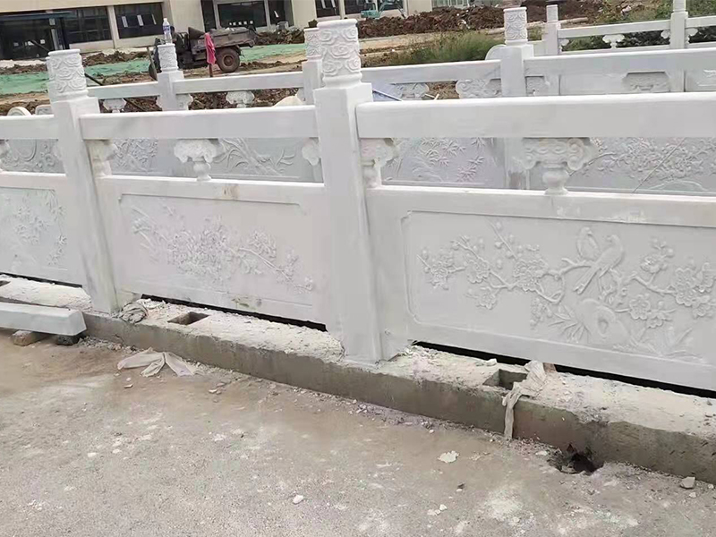 汉白玉旗台栏杆多少钱一米,河南汉白玉栏杆栏板定做