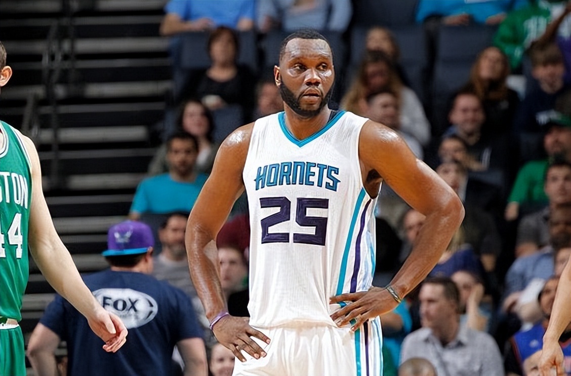 04年状元霍华德,04届nba选秀状元