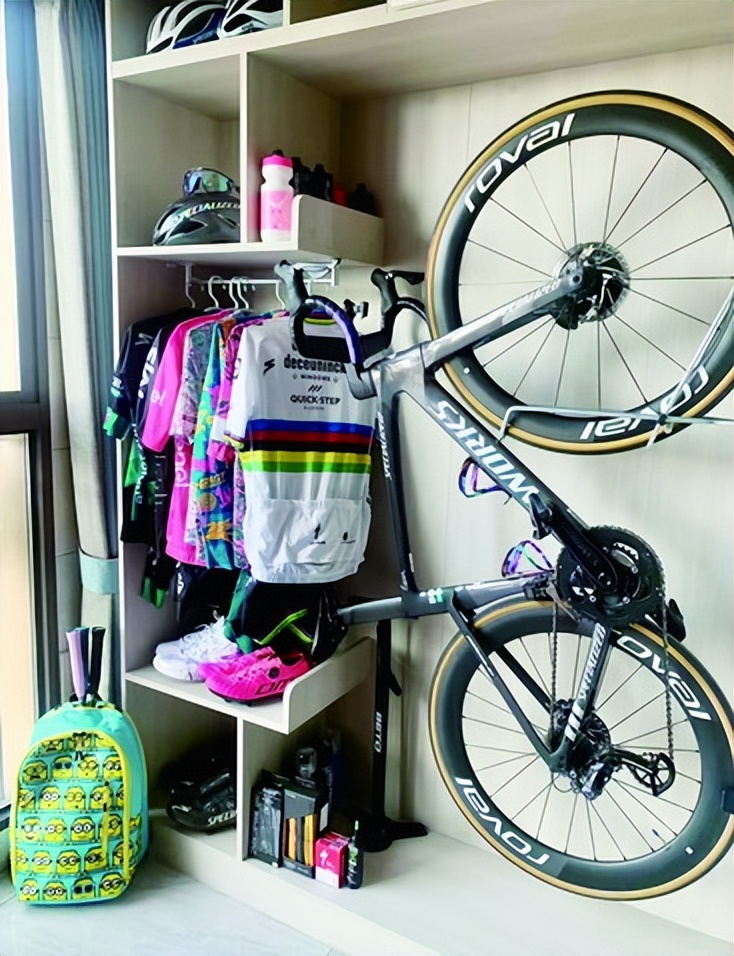 骑行爱好者低碳骑行,骑行运动流行起来了