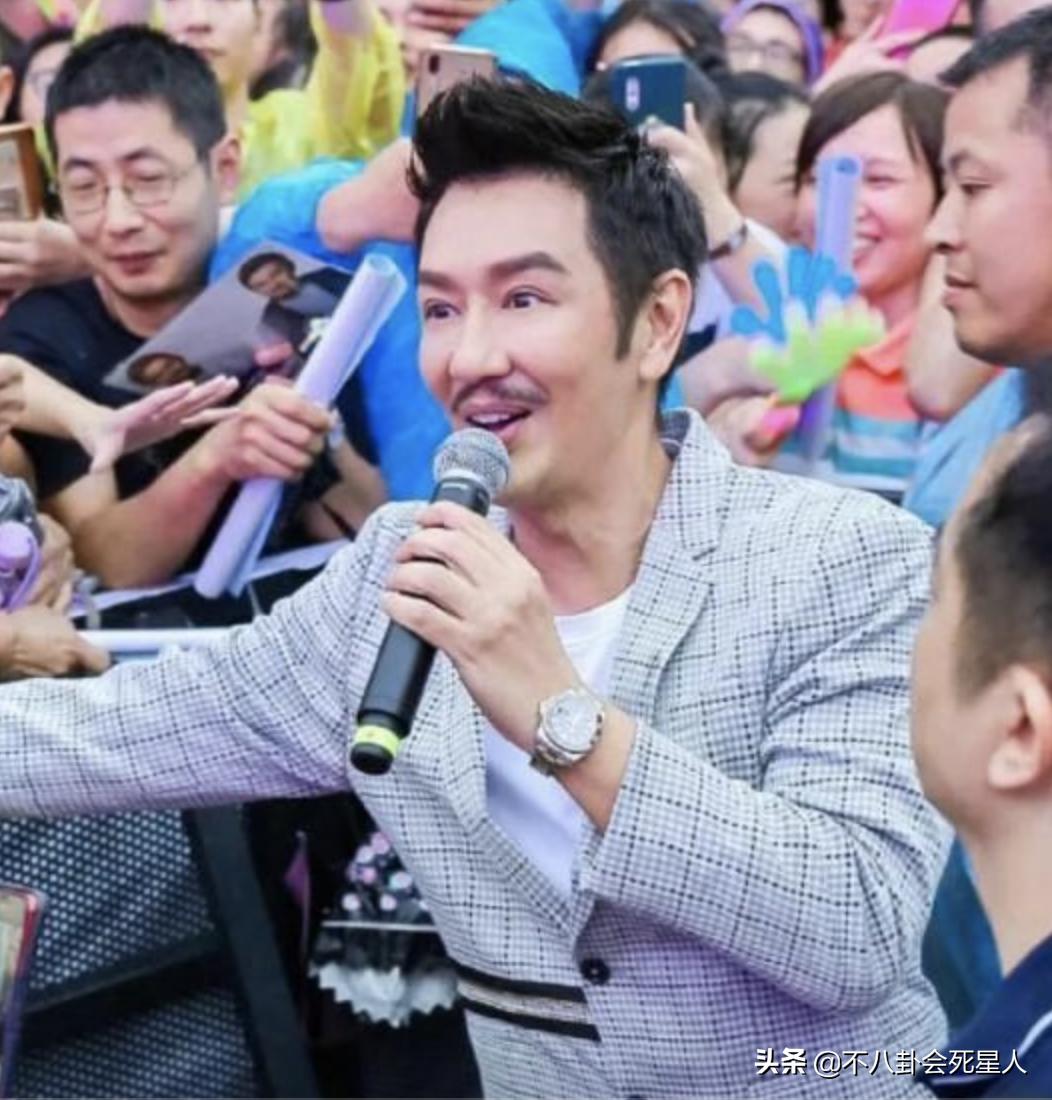 脸部垮掉的男人,脸部塌陷的男生