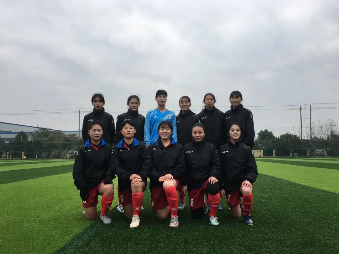 中国矿业大学足球女网红,中国矿业大学足球女孩