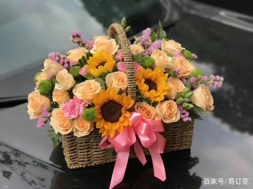 爱花客花店：适合老人过生日送的鲜花有哪些？