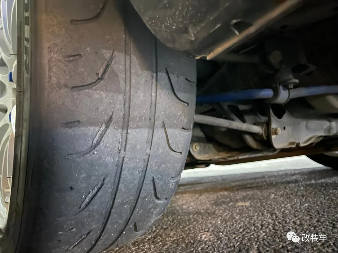 99年小伙的竞技风雅阁,被“美式截停”后也阻挡不了他继续玩车