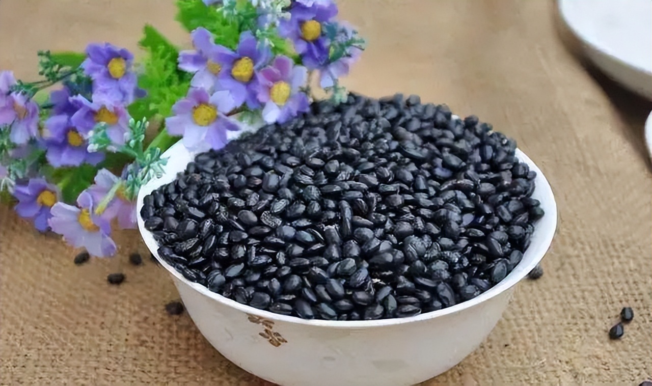 肾藏精，其华在发，中医助你“守住”发际线