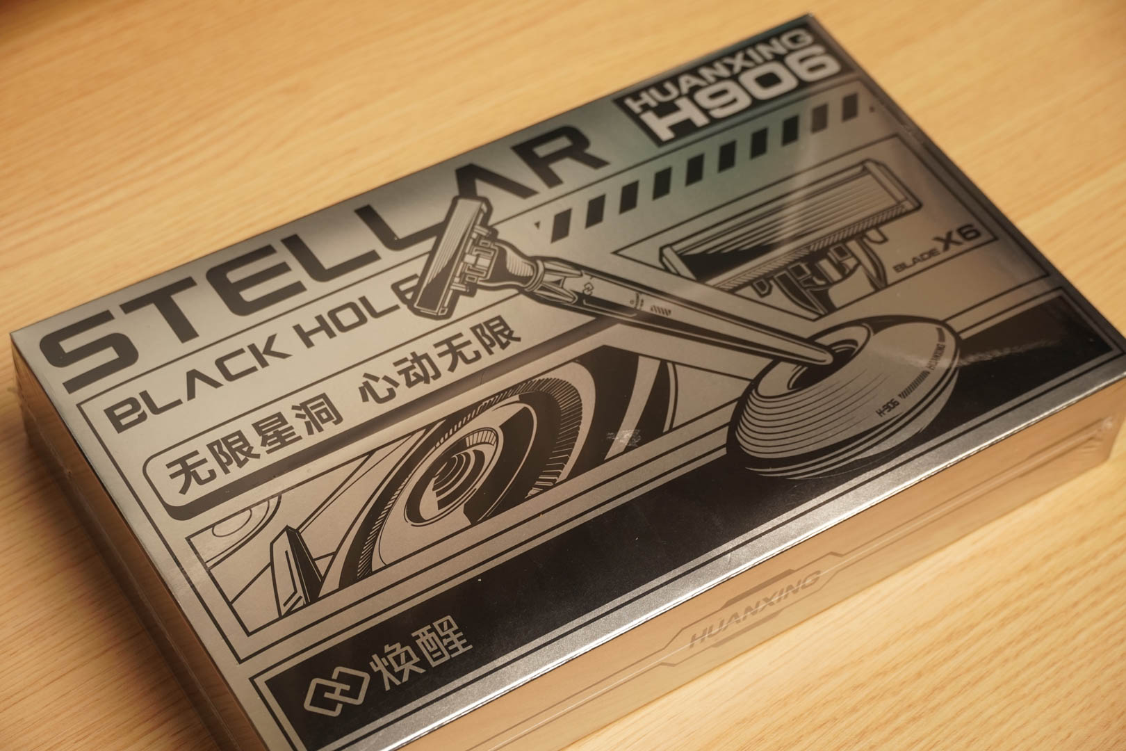 还在考虑送男朋友什么礼物？看看这款焕醒星洞小飞碟手动剃须刀