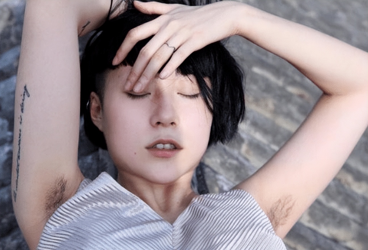 女性体毛重的症状都有什么,女性体毛生长旺盛与哪些原因有关