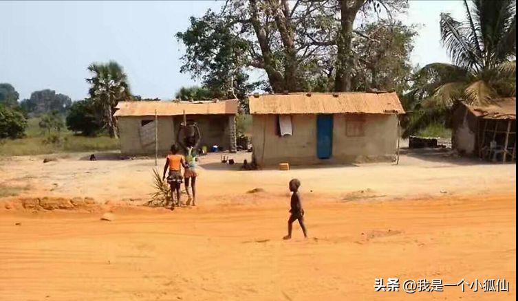 杂记，非洲安哥拉总统府边上的小卖店，女老板能说着一些中国话