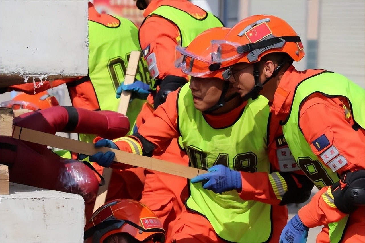 森林消防大队备战视频,消防安全百日攻坚战排查简报