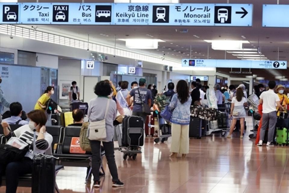 1月8日重开国境：有人采购退烧药回国过年，外企开始制定访华计划，立刻恢复出境游并不容易