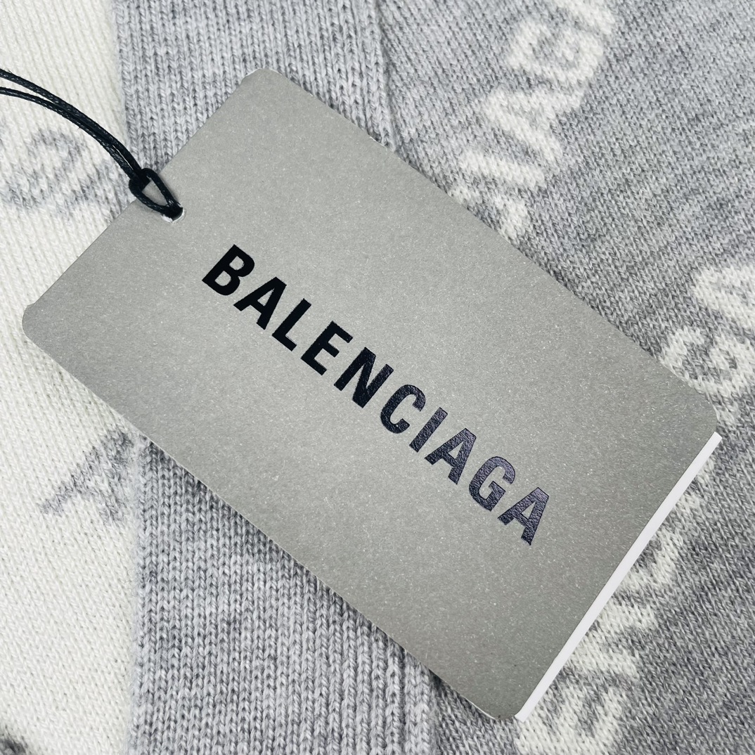 balenciaga巴黎世家字母毛衣开衫,balenciaga巴黎世家track2.0平替