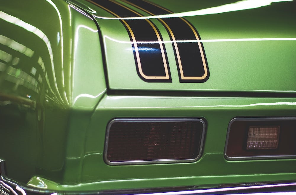 蓝色车事故,什么颜色车比较容易出事故