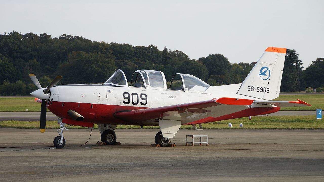 日本空中自卫队战斗机训练视频,日本富士直升机