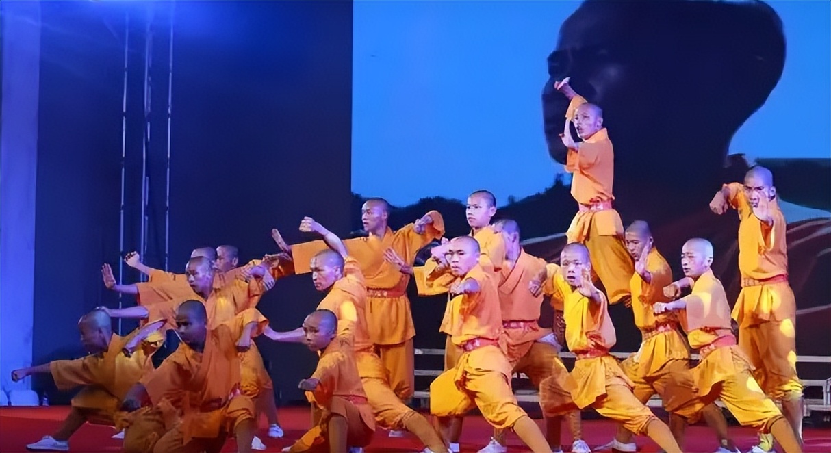 绾㈤煹涓師涔愬姩棣欏北,绾㈤煹涓師