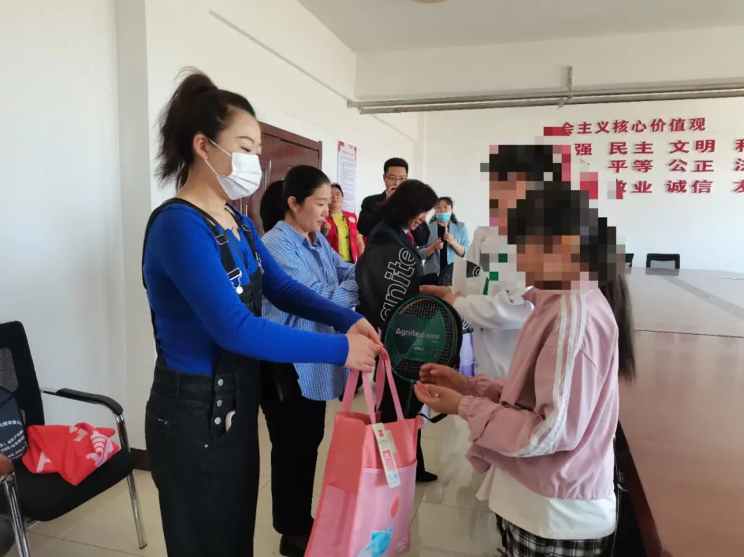 情暖童心伴爱成长主题,情暖童心护航成长