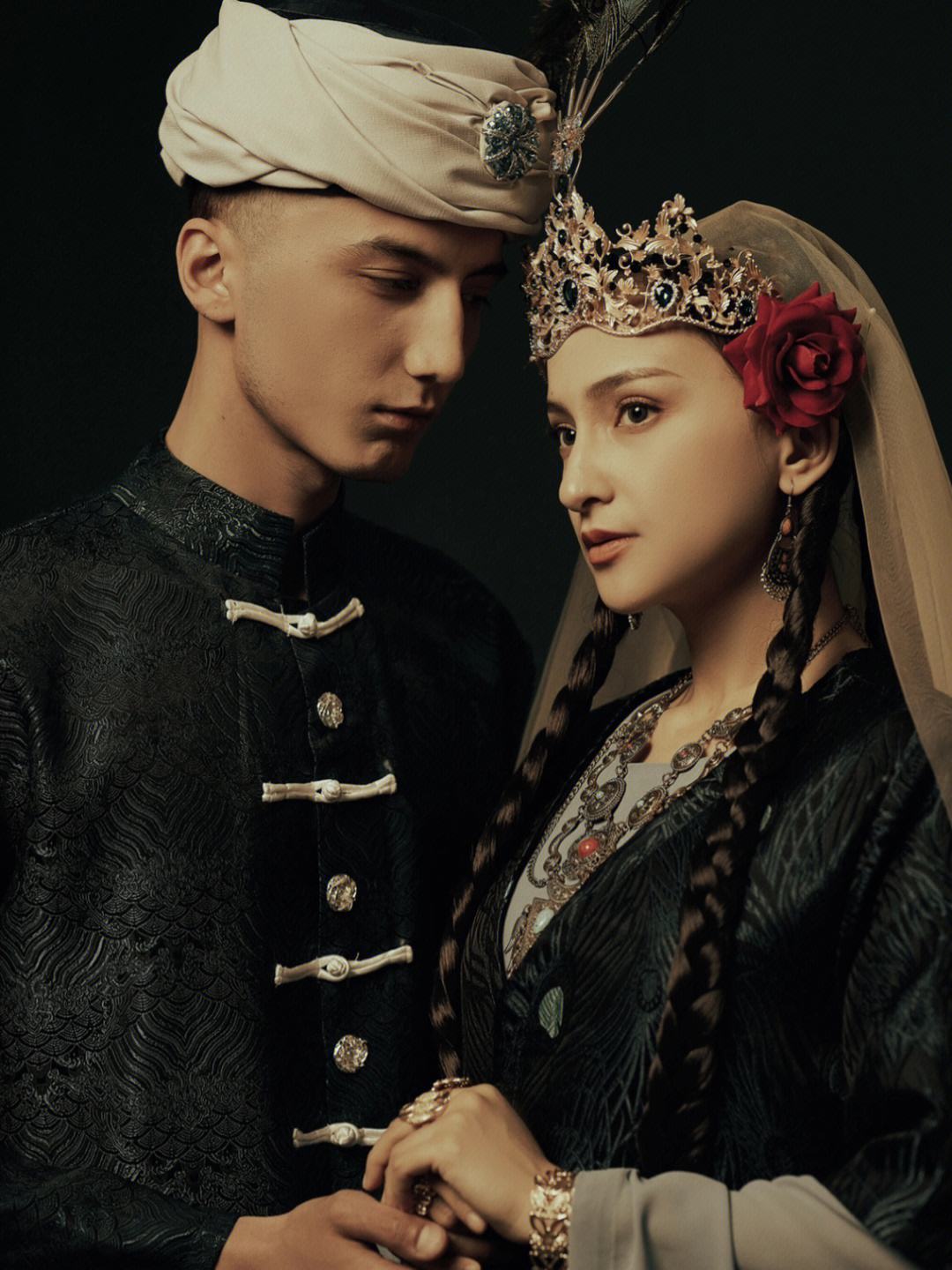 维吾尔族服饰欣赏,维吾尔族特色民族服饰